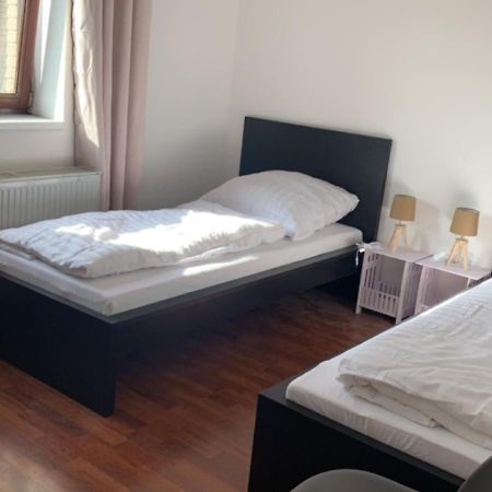 Zimmer In Wohnung, Monteure, Zentral, Enger Kültér fotó